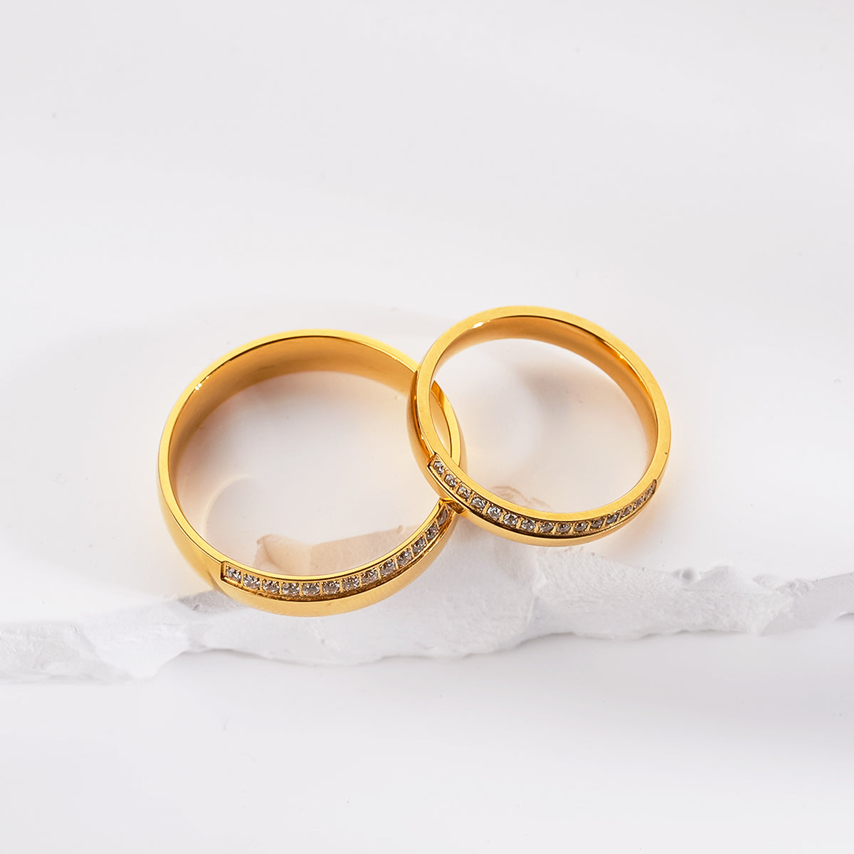 Unique simple handcrafted 18K gold plated Couple wedding Ring Set