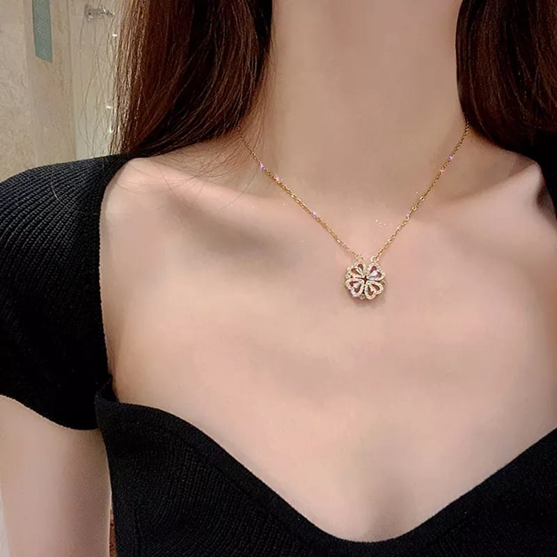 Stylish Folding Creative Clavicle Chain Necklace with Zircon Magnetic Pendant Celebrity with Four Leaf Heart Shape Necklace for Females
