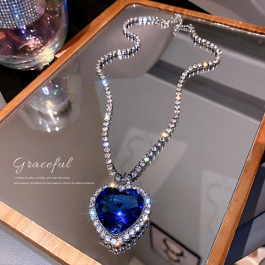 Titanic Heart of Ocean Halsketten für Damen in blauer Farbe mit Herzform