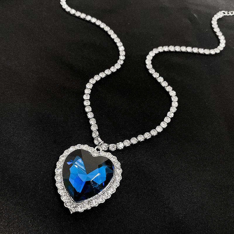 Colliers Titanic Heart of Ocean pour femme de couleur bleue avec forme de cœur