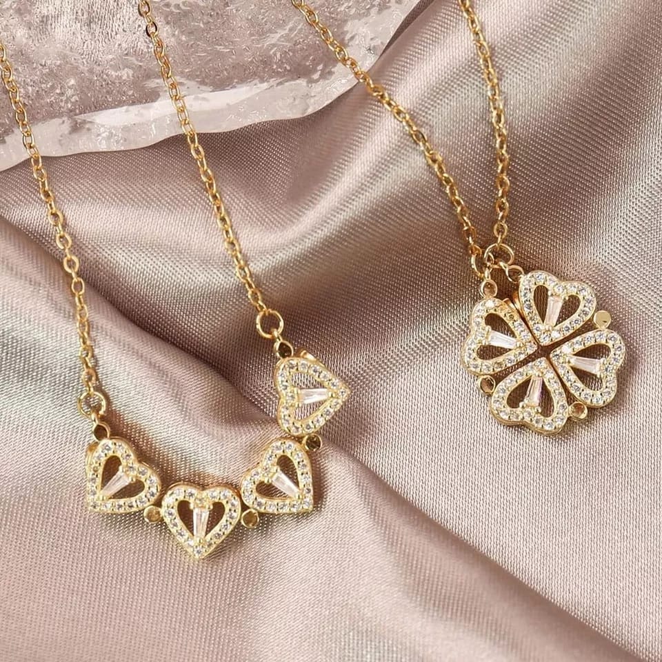 Stylish Folding Creative Clavicle Chain  Necklace with Zircon Magnetic Pendant Celebrity with Four Leaf Heart Shape Necklace for Females