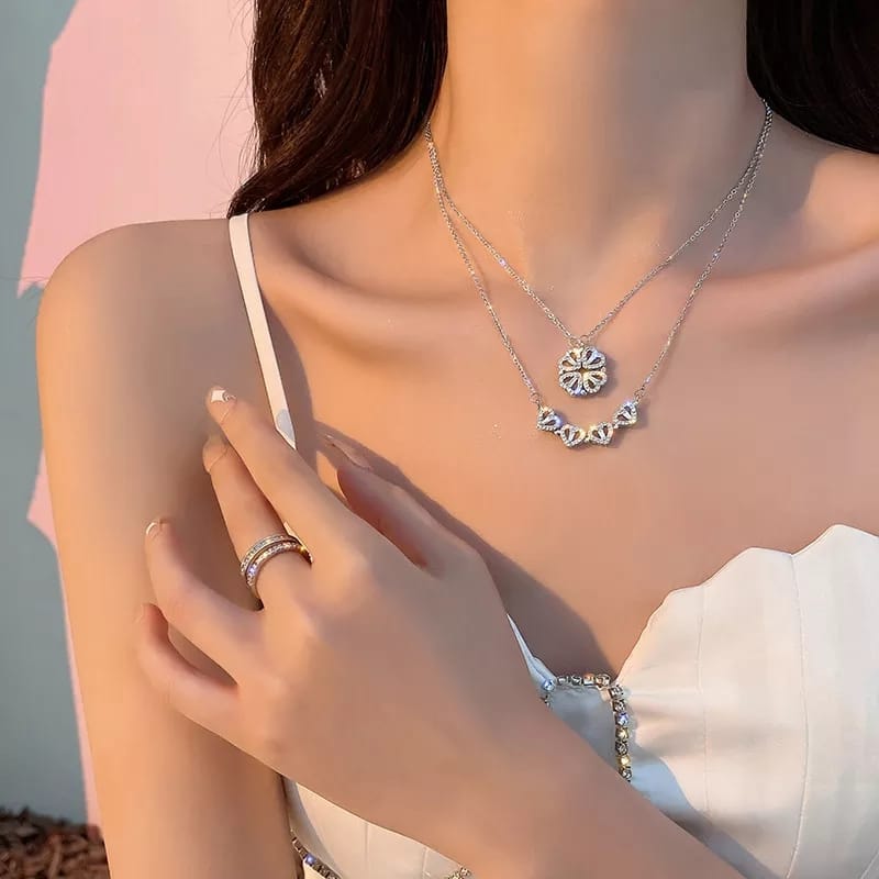 Stylish Folding Creative Clavicle Chain  Necklace with Zircon Magnetic Pendant Celebrity with Four Leaf Heart Shape Necklace for Females